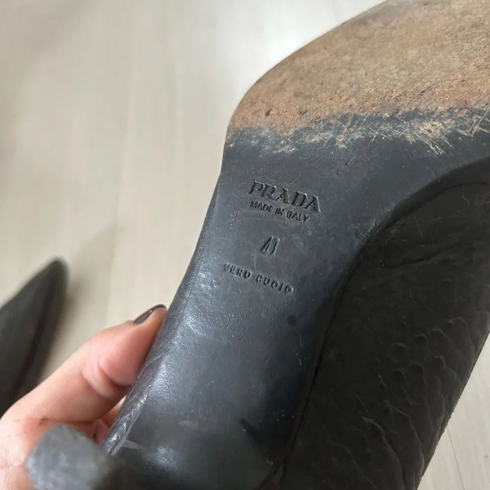 Prada Black Loafer Pointy Toe Kitten Heels Size 41
